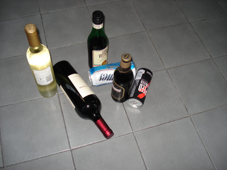 Argentina primer país de América Latina por consumo de alcohol : 9 litros de alcohol puro por habitante por año