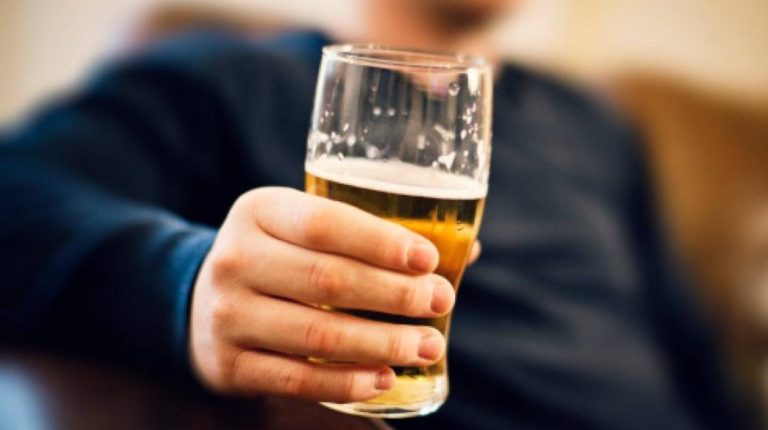 Argentina, encabeza el ranking sudamericano de ingesta alcohólica. “El precio de la cerveza facilita el excesivo consumo de alcohol en nuestro país”