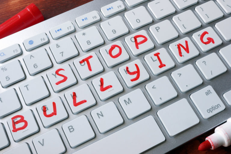 En tiempos de aislamiento, es necesario profundizar la prevención del ciberbullying
