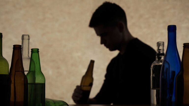 En Argentina, cada 2 horas se registra un caso de cáncer vinculado con el consumo de alcohol